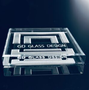 Gravure sur verre du logo GD Glass Design