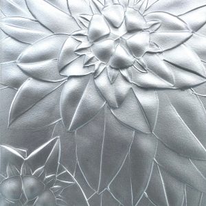 Motif floral en ronde-bosse